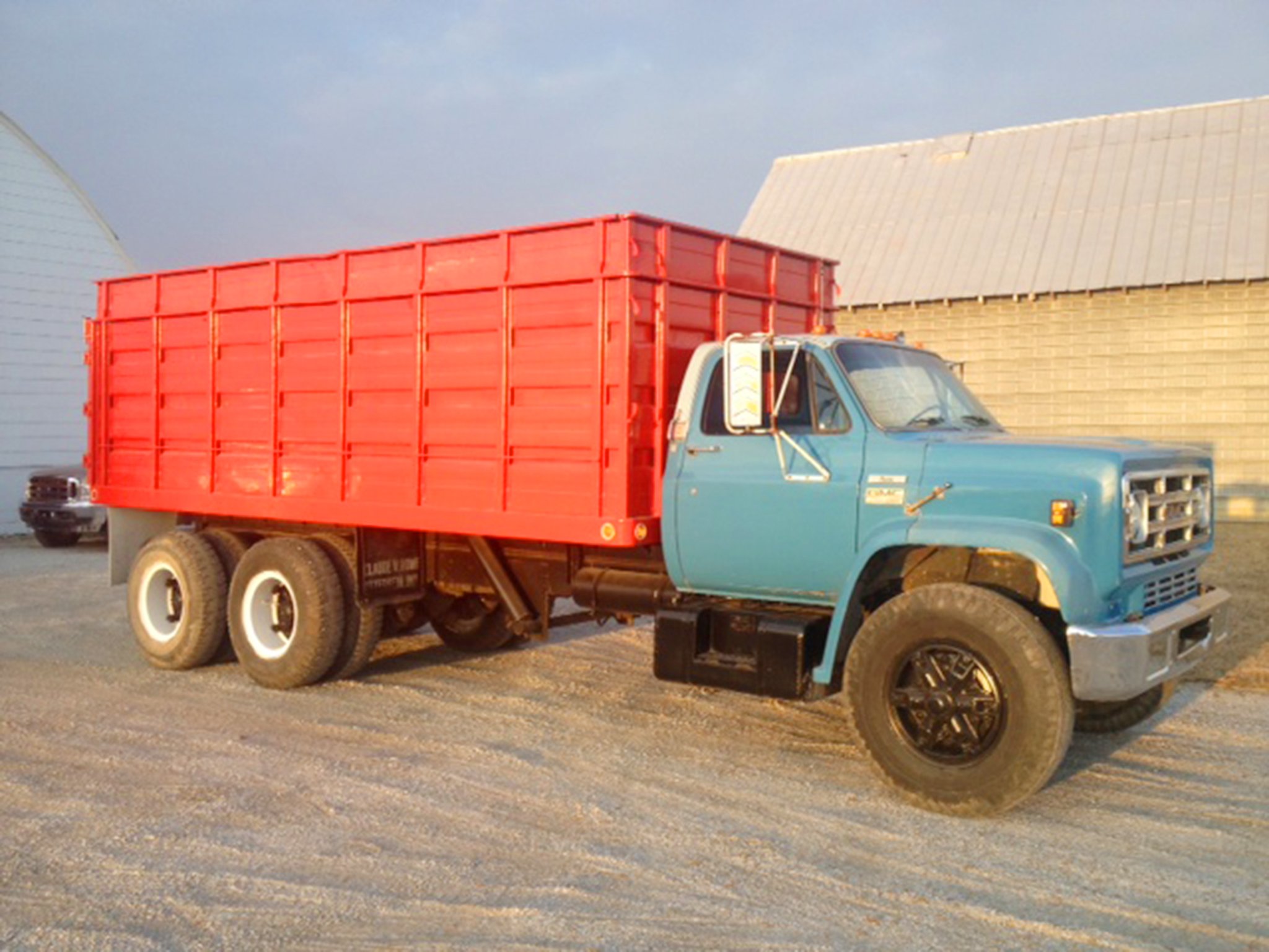 Property photo 117 - Area Farmers & Contractors Equipment Auction